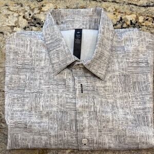 LULulemon Light Gray Men's Collared Button-Up Shirt. Wash and wear.